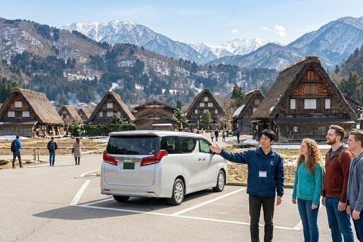 Shirakawago en Takayama gelicentieerde gids en voertuig uit Kanazawa