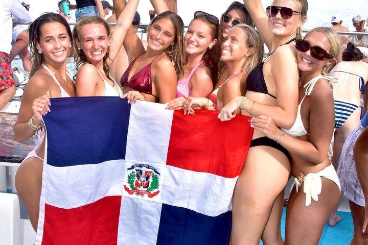 プンタカナパーティー酒蔵クルーズ、オープンバー、シュノーケリング大人専用