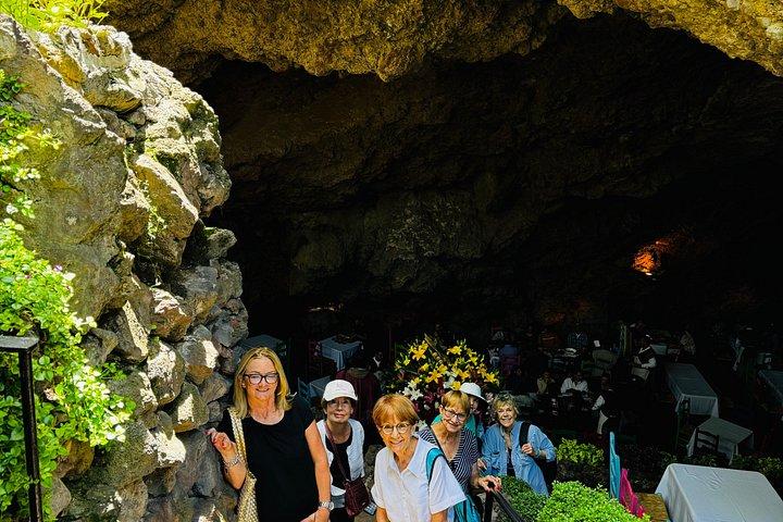 Balloon Flight in Teotihuacan + La Gruta Experience