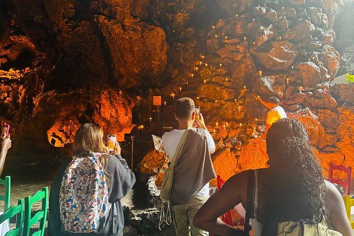 Balloon Flight in Teotihuacan + La Gruta Experience