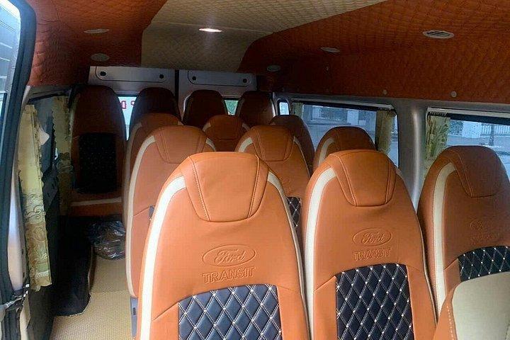 ハノイからハノイ空港への送迎を見送る民間空港 HAN
