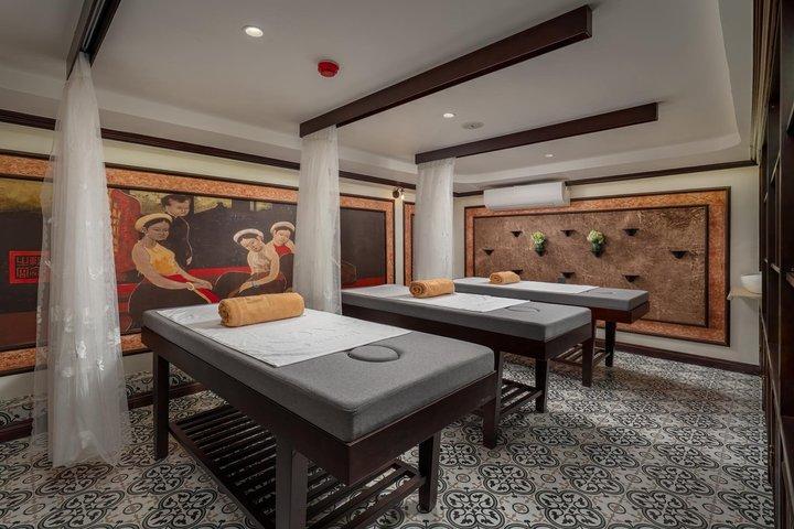Fra Hanoi: L’amour Luxury 2D1N Cruise Experience i Ha Long Bay