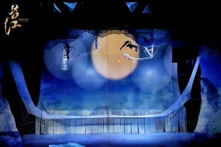 Anmeldelse af The Grand Illusion Immersive Acrobatic Spectacle
