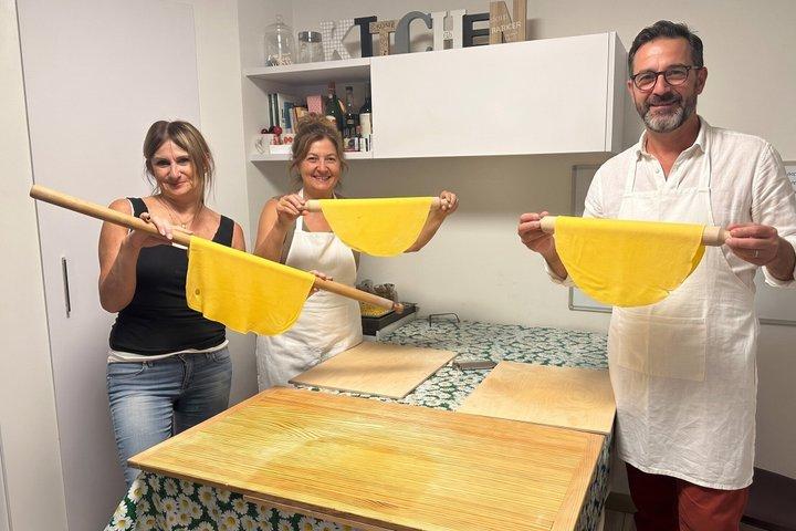 Modena : Clase de cocina Tortelones, Tagliatelle, Tiramisù & Wine