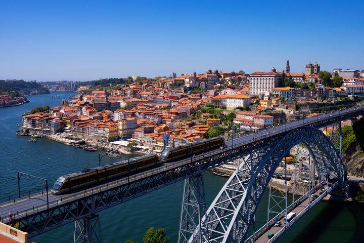 Porto Halve dag Jeep Tour Old Town Eten, Rivier en Kust Avontuur