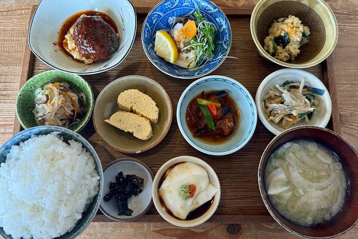 大阪Eバイクツアー：自然、勝尾寺と日本語のチーズケーキ