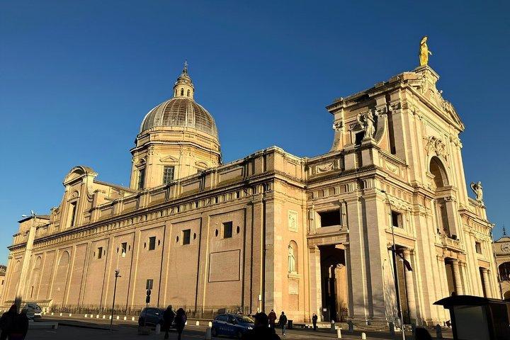 Assisi: Besuchen Sie alle Franziskanerklöster, Abfahrt von Rom
