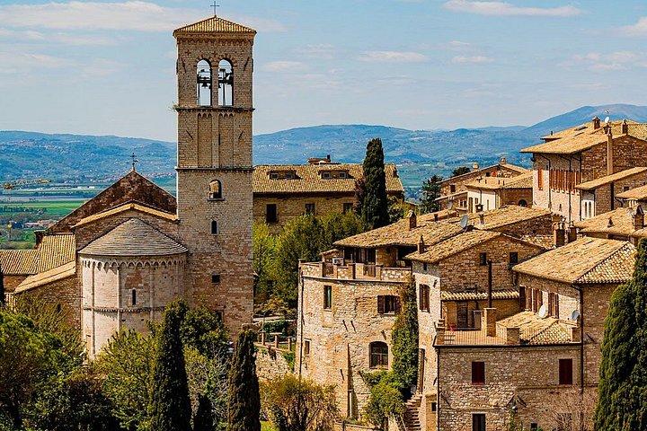 アッシジ：ローマを出発し、フランシスコ会の聖地をすべて巡る