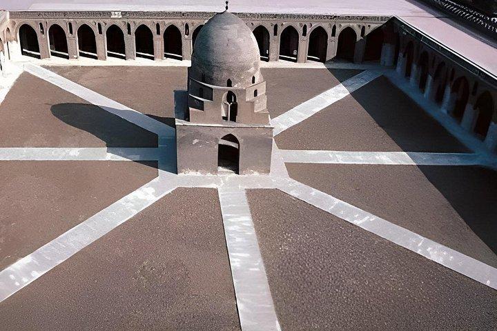 イスラムカイロの失われた宝石スルタンハッサン・イブン・トゥールーン、エル・モエズ
