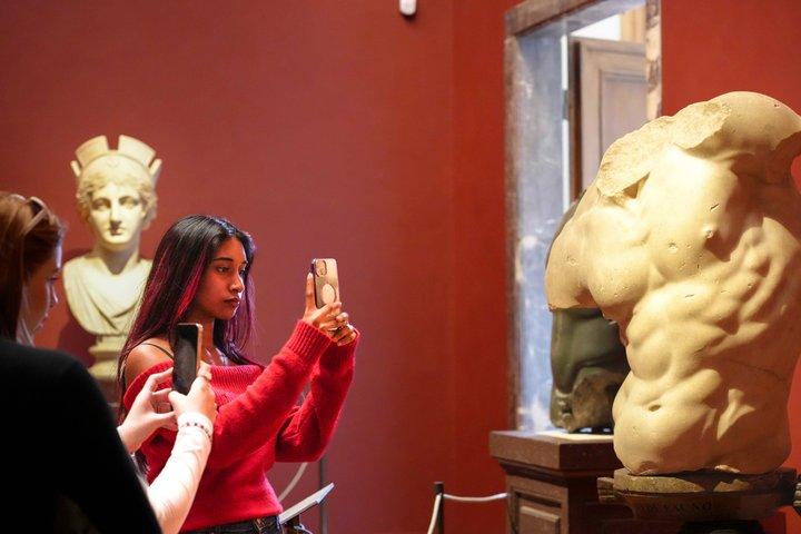 Uffizi Gallery Fast Track Audio Guide or Small Group options