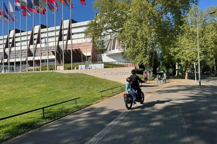 ストラスブールEバイクレンタル、セルフガイド付きオーディオツアー