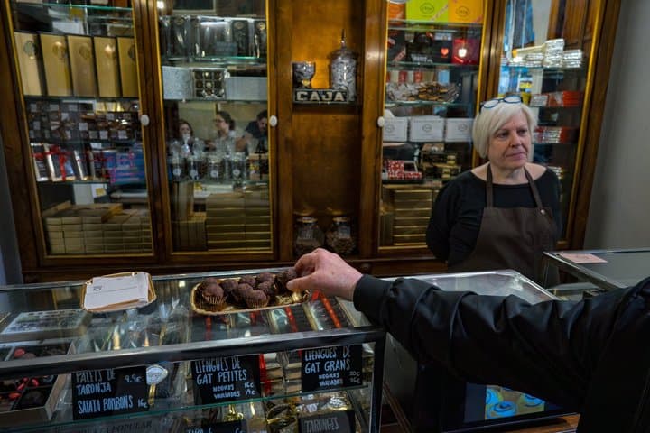 Barcelona Premium Chocolate Tour: Tasting & Hands-on Workshop
