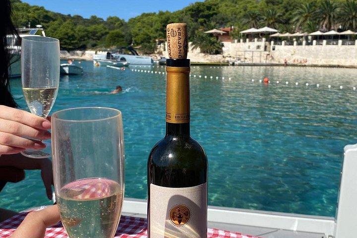 Private Escape to Blue cave and islands from Split