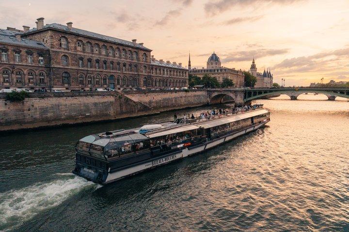 Bateaux Mouches® パリのセーヌ川ディナークルーズ