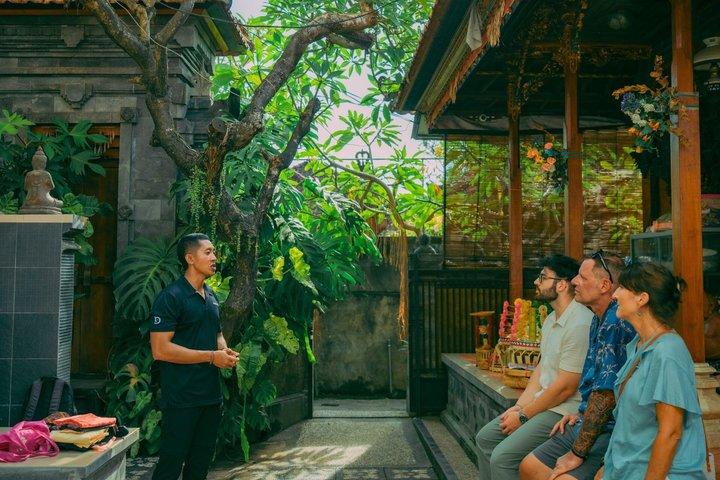 バリ島：市場、儀式、田園地帯を巡るサヌールサイクリングツアー