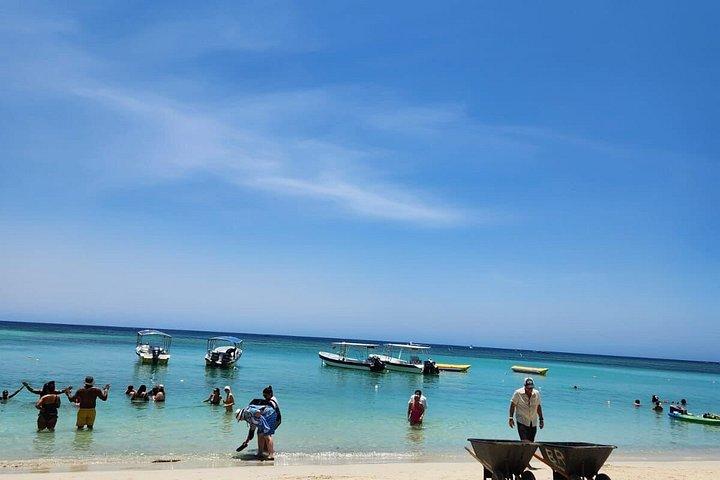 Roatan private Monkey Sloth park chocolate Rum & West Bay Beach