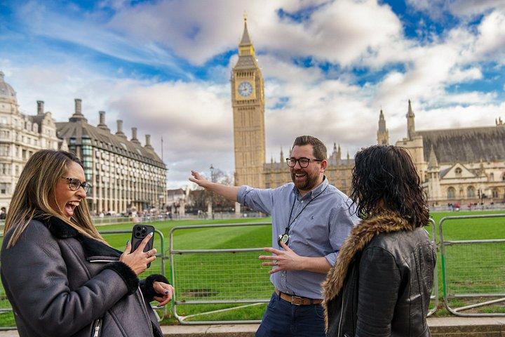 Discover London in a Panoramic Black Cab