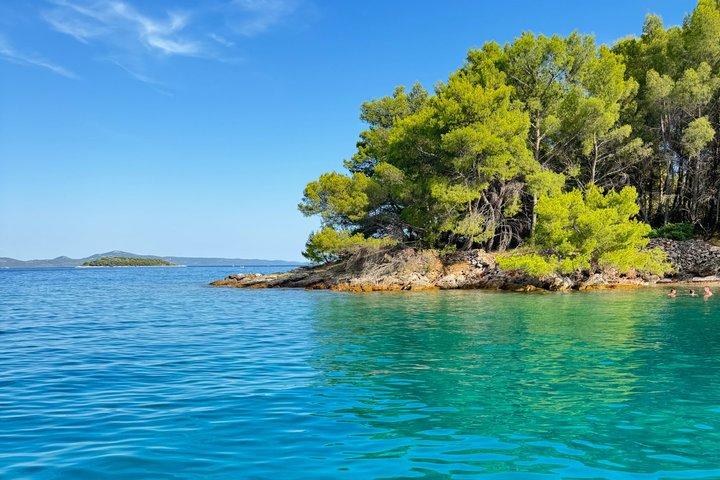 Experience Zadar Archipelago with Antares sailing shared tour