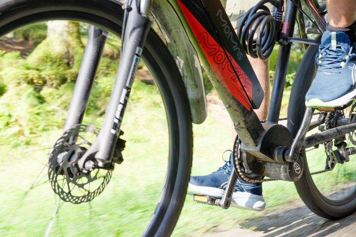 ベルゲン発E-バイクとRIBフィヨルドサファリ日帰りツアー