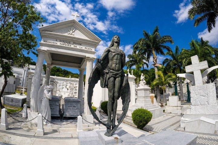 Legends & Legacy : Stadstour + historische begraafplaatswandeling