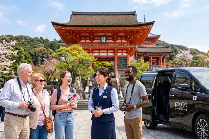 Privat Kyoto tur med licensguide og køretøj (max 15 personer)