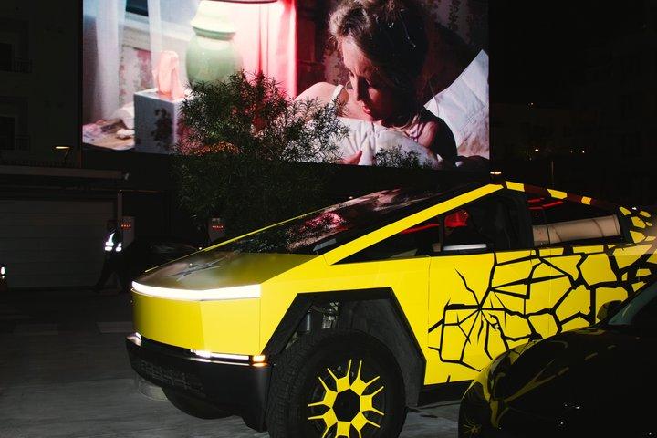 30 - ミニッツ・ドライビング・ツアー：Cybertruckでロサンゼルスを探索
