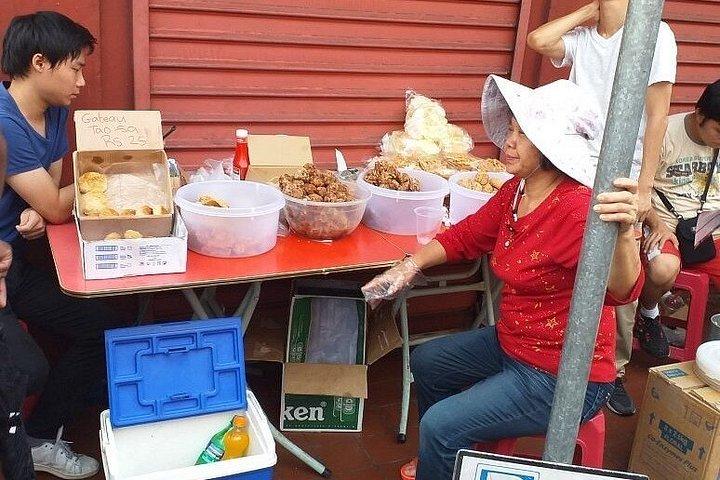 ポートルイスでのプライベートストリートフードツアーと観光