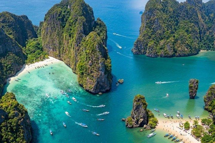 Phi Phi Islands & James Bond Island en lancha rápida Sawanu