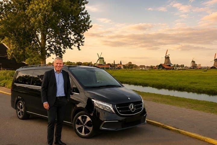 Private Zaanse Schans, Volendam & Marken Tour by Mercedes EQV