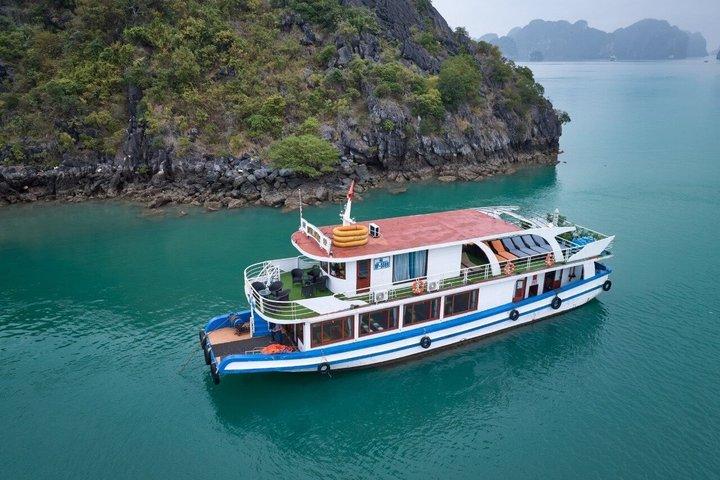 Lan Ha Bay Experiência de barco privado Cat Ba Island 2D1N