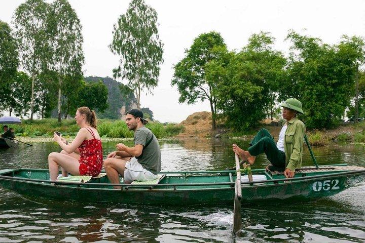 Excursão privada de Hoa Lu e Tam Coc de Hanoi para Ninh Binh
