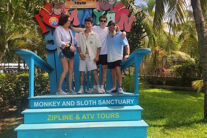 Roatan private Snorkeling Adventure monkey Sloth west Bay Beach.
