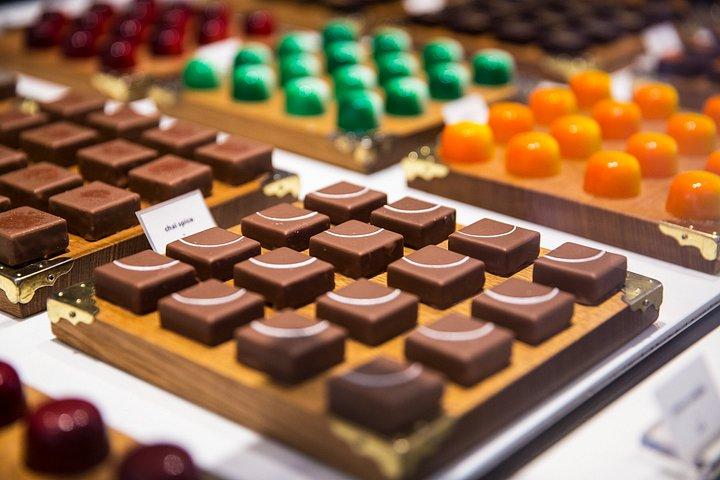 ホテルからプライベートレーンウェイズウォーキングツアー-フーディーオプション付き