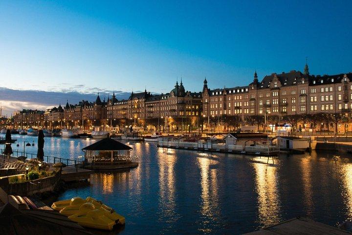 ガムラ・スタンと市庁舎を巡るストックホルム・ナイトツアー