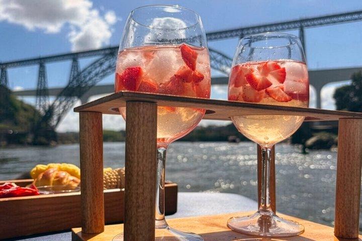 Privéboottocht voor twee personen vanaf Porto over de Douro – 6 bruggen en zonsondergang