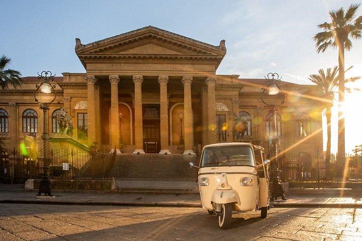 Tuk tuk ride, ape car