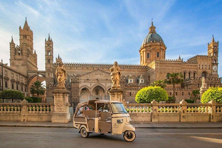 Tuk tuk ride, ape car