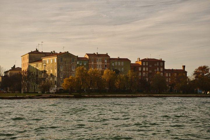 Private Wassertaxitour durch Venedigs versteckte Kanäle