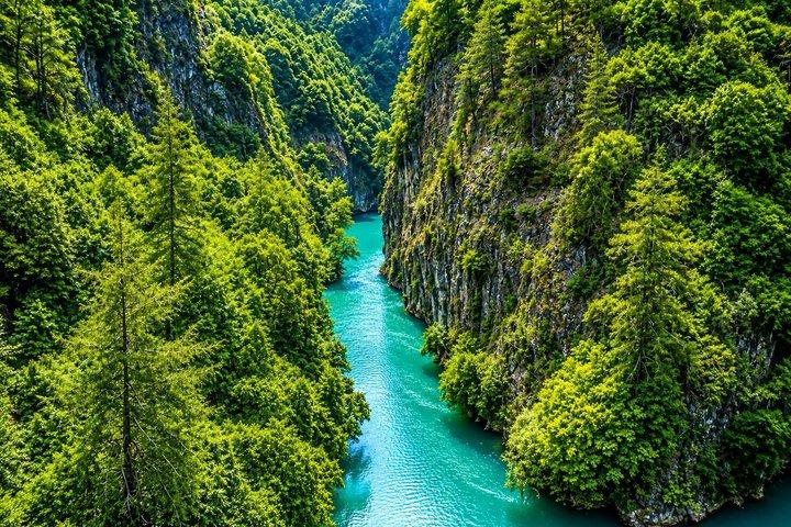 Hoteller i nærheden af Chouwen Lake Hike & Swim | Jabal Moussa Reserve Day Trip