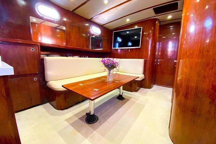 プライベートVIPグレットボートサンセットツアー3時間ディナー付き