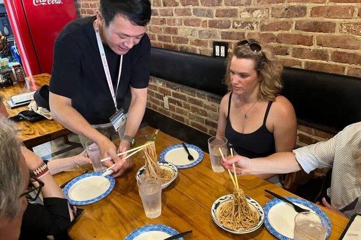 Bowery Boys Tastes of Chinatown : Food & History Walking Tour（バワリー・ボーイズ・テイストズ・オブ・チャイナタウン：フード＆ヒストリー・ウォーキングツアー）