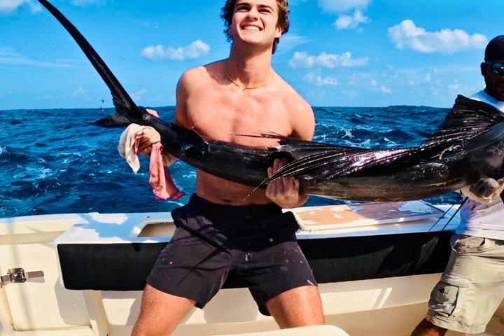 Obtenha desconto | Aventura de pesca VIP e clube de praia com tudo incluído