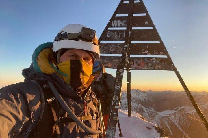 トゥブカル・トレック北アフリカ最高峰3日間アドベンチャー