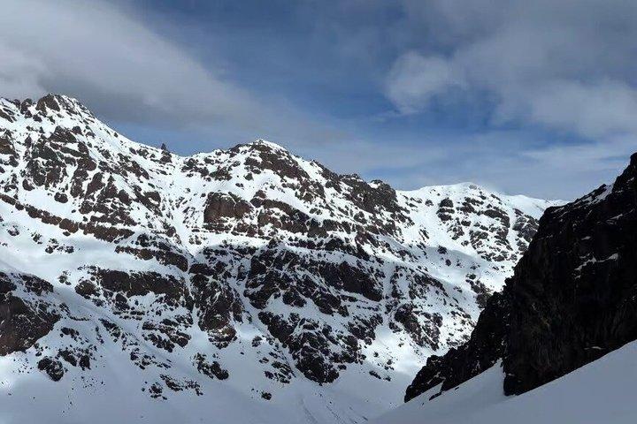 トゥブカル・トレック北アフリカ最高峰3日間アドベンチャー