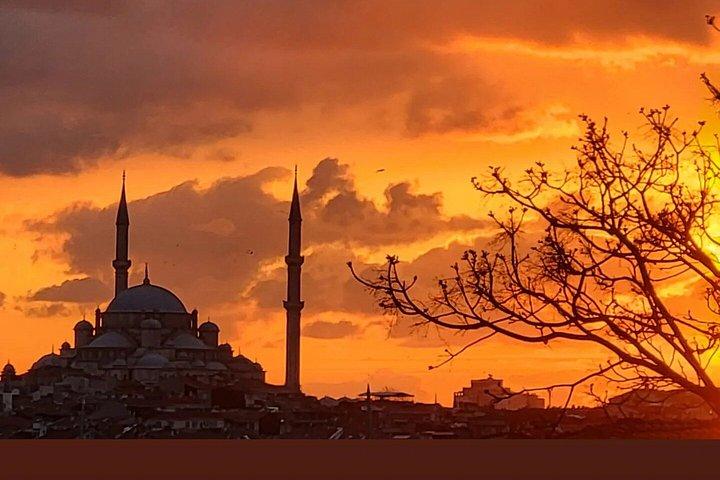 Taste of Istanbul: Traditional Turkish Food & Rooftop Experience