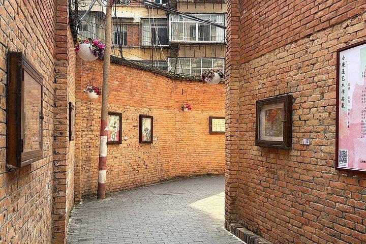 昆明：緑湖と大学街を巡るウォーキングツアー