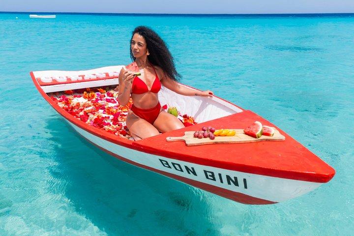 Dushi Boat Drone Fotografering | Gratis Champagne | Frukt och blommor