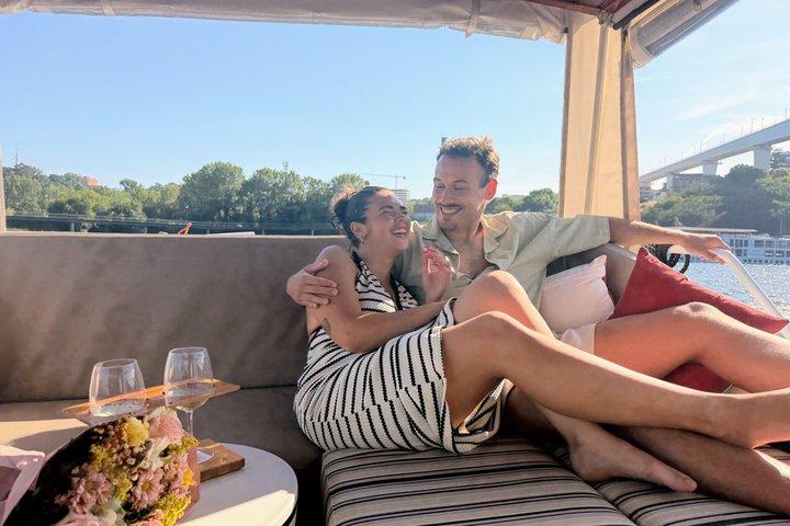 Privéboottocht voor twee personen vanaf Porto over de Douro – 6 bruggen en zonsondergang
