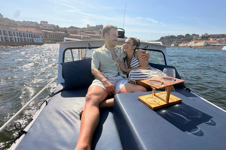Privéboottocht voor twee personen vanaf Porto over de Douro – 6 bruggen en zonsondergang