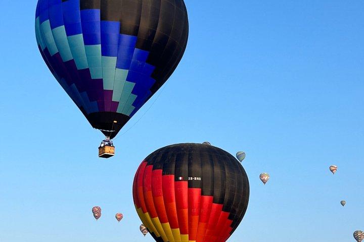 Hot Air Balloon Flight with Breakfast and Round Trip